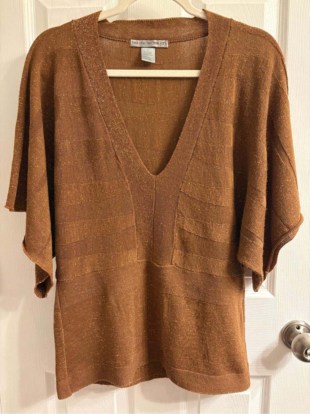 Two Chic Two New York Women's Brown V-Neck Knit Top #0376